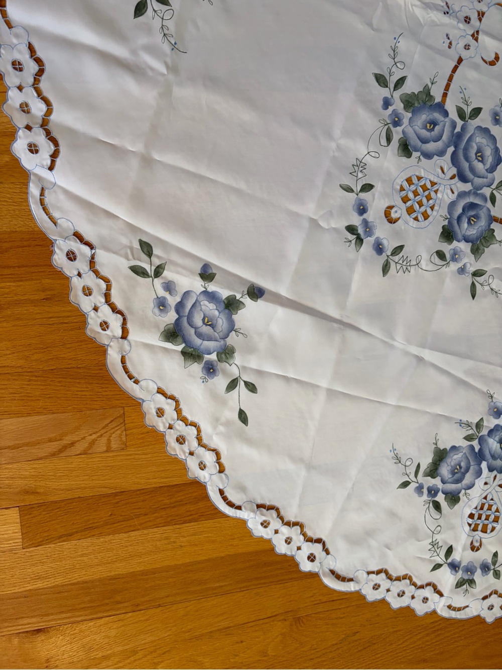 Blue Floral Embroidered Round Tablecloth - Unbranded, 68" diameter - Picture 4 of 13